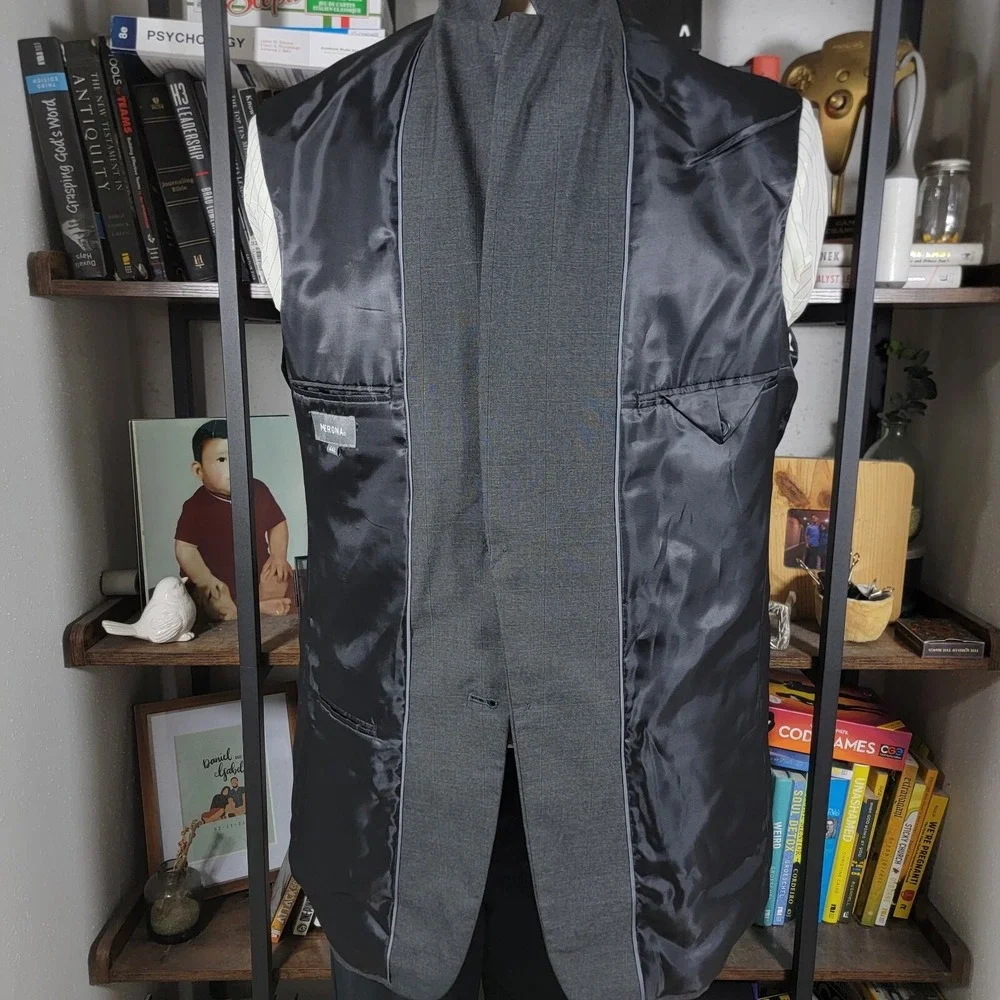 Merona‎ Men's Sport Coat Blazer Two Button Gray Plaid Polyester Blend Size 44L